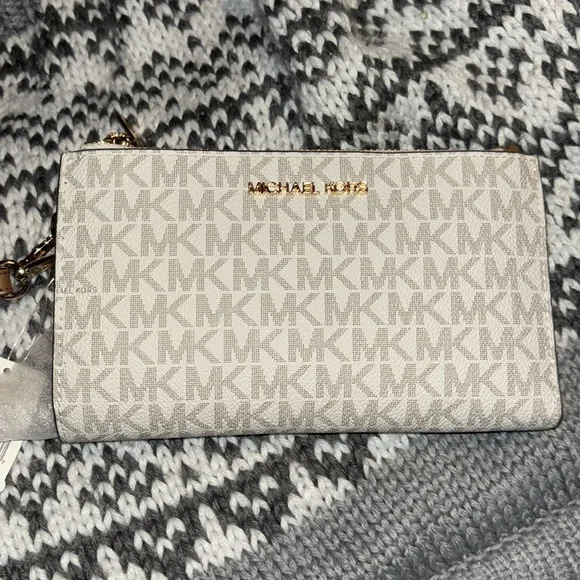 Michael Kors Jet Set Travel Double Zip Wristlet - Picture 3 of 7